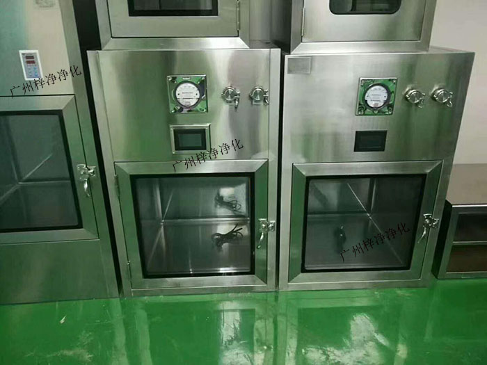 層流傳遞窗適用于需要隔離不同潔凈度級別的房間，如潔凈室與普通房間之間的連接、不同潔凈度級別潔凈室之間的連接等。
