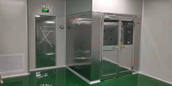 風淋室不同類型的風機，其噪音水平可能會有所不同。